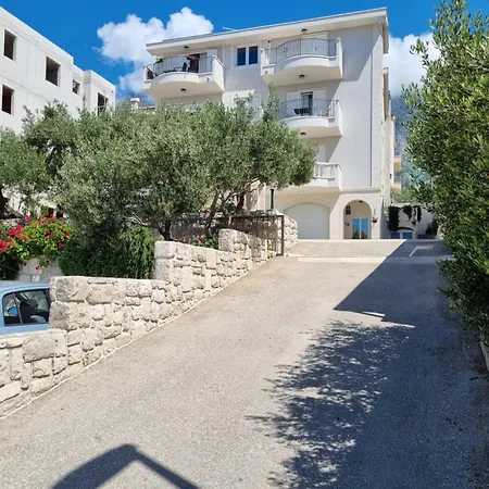 Tomas * Makarska