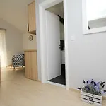 Tomas Apartman *