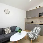Tomas Apartmán