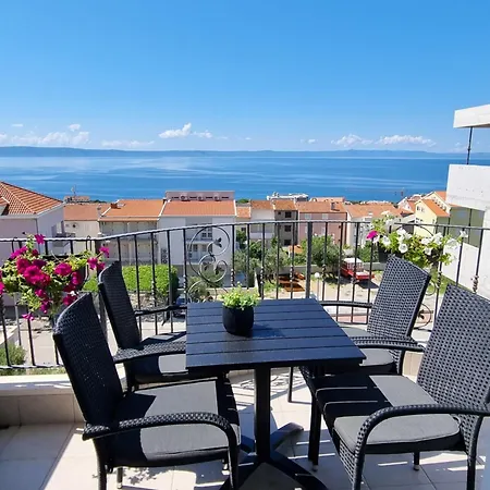 Apartament Tomas *