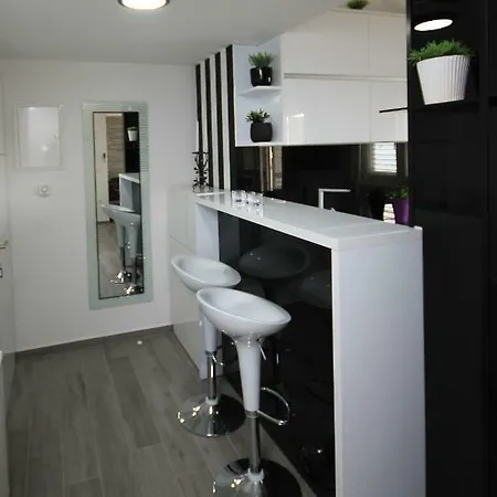 Apartament Tomas *