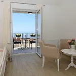 Tomas * Makarska